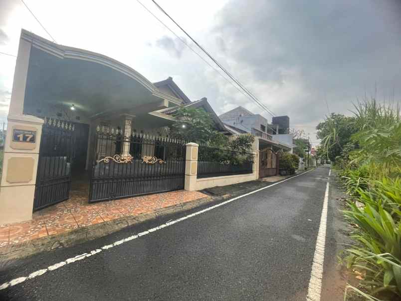 rumah modern strategis di sulfat
