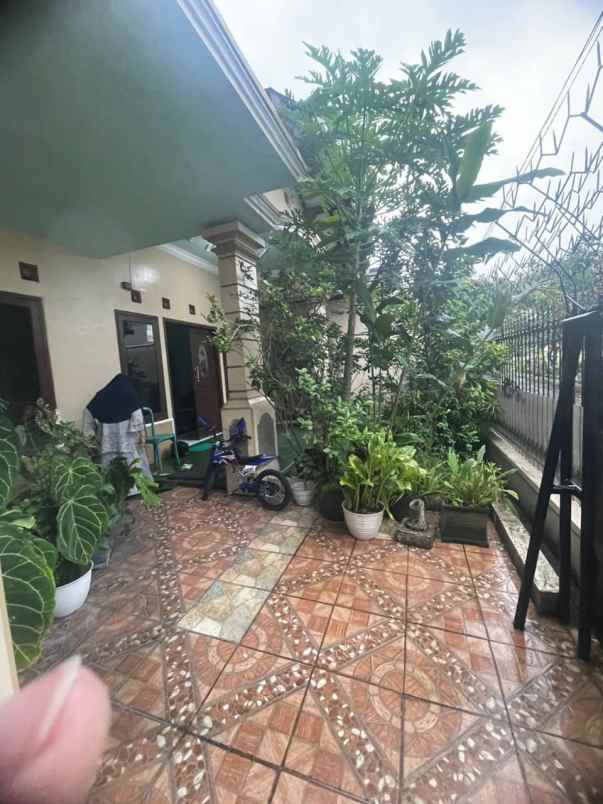 rumah modern strategis di sulfat