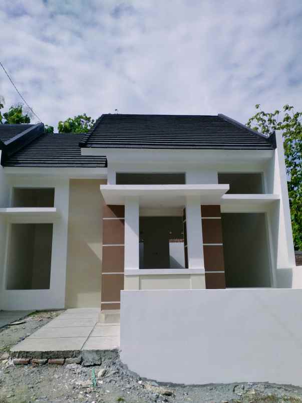 rumah murah cantik siap huni bisa kpr di bantul