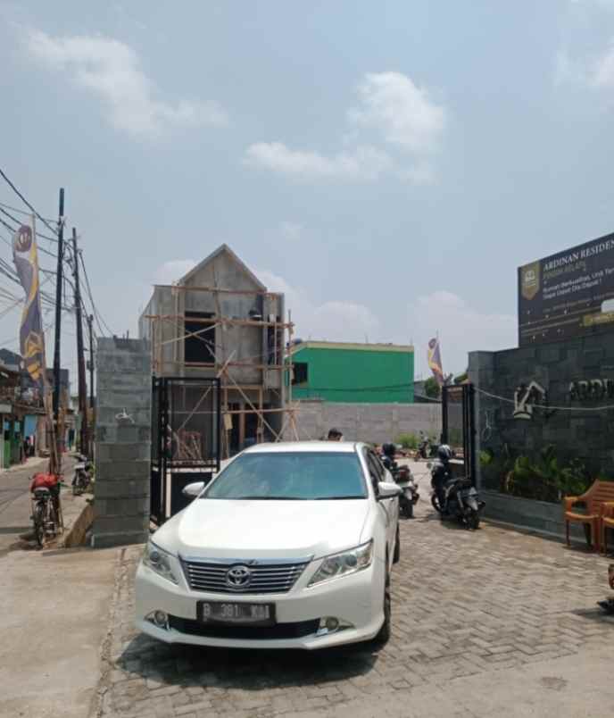 rumah nyaman di jakarta timur