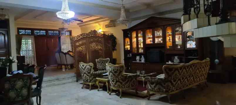 rumah pinggir jalan raya tomang 200 m ke roxy square