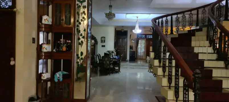 rumah pinggir jalan raya tomang 200 m ke roxy square