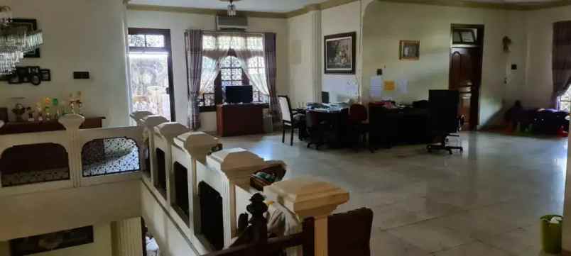 rumah pinggir jalan raya tomang 200 m ke roxy square