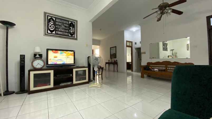 rumah second non komplek di pondok bambu jaktim