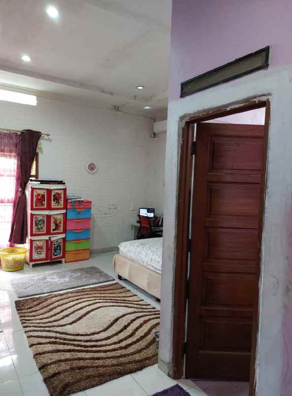 rumah second terawat 1 5 lantai di jatimulya depok