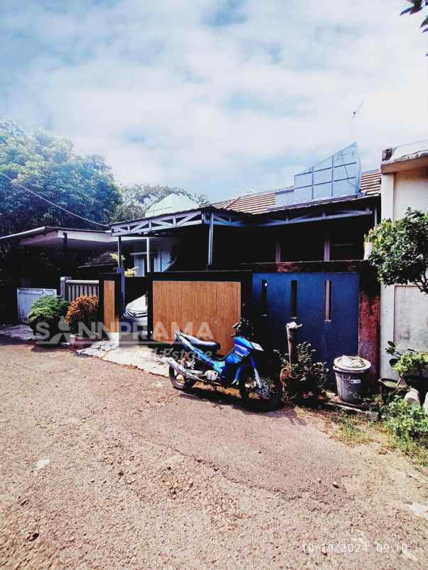 rumah siap huni dalam cluster permata depok regency rn