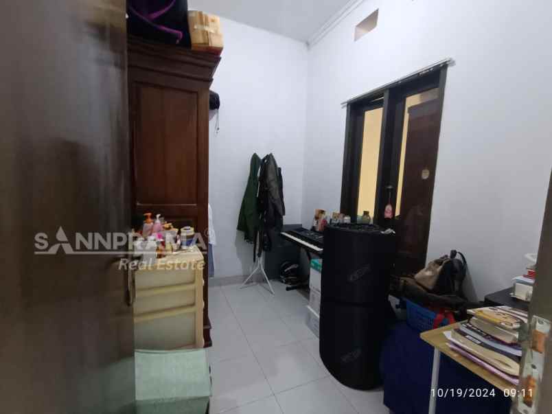 rumah siap huni dalam cluster permata depok regency rn