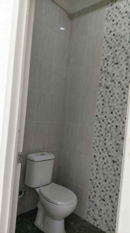 rumah siap huni dekat rs hermina di grafika banyumanik