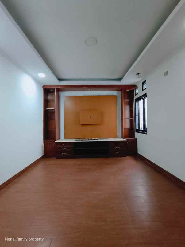 rumah siap huni di area rawa belong jakbar