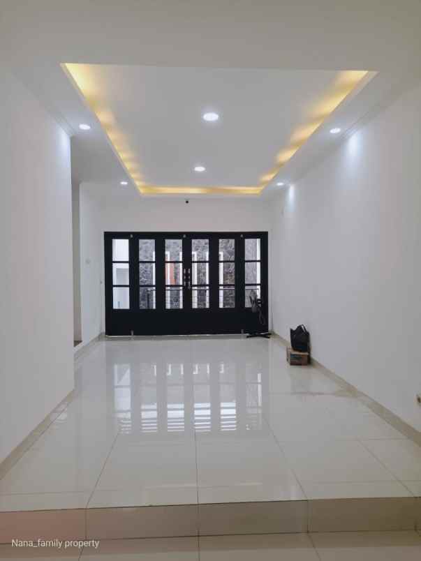 rumah siap huni di area rawa belong jakbar