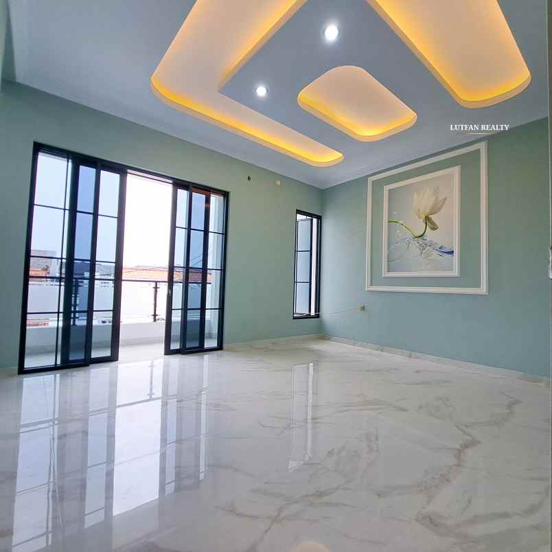 rumah skandinavian jagakarsa non cluster