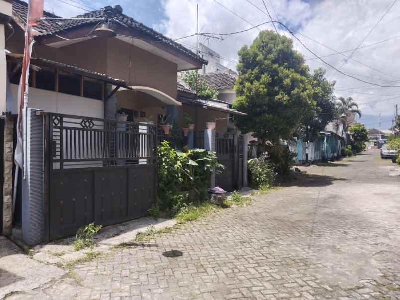 rumah strategis siap huni murah luas di sukun malang