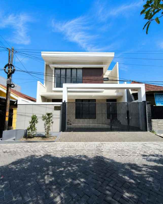 rumah sutorejo utara new high spec boulevard