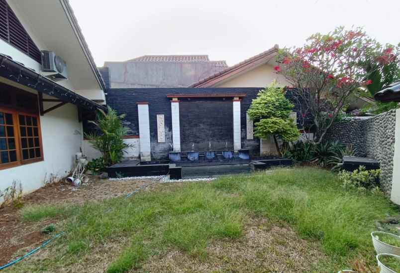 rumah terawat semi furnished di bintaro t