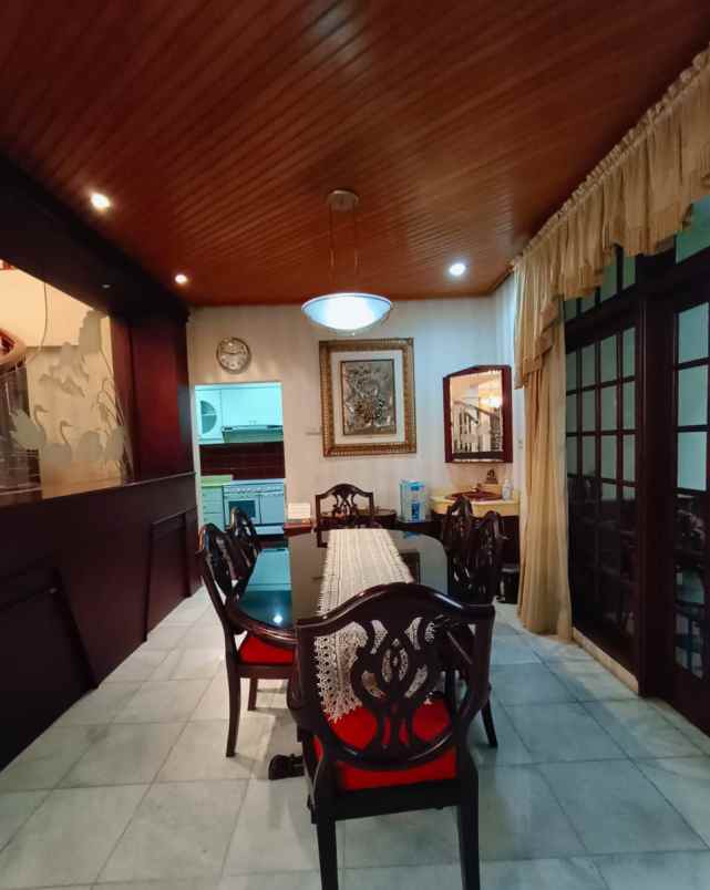 rumah terawat semi furnished di bintaro t