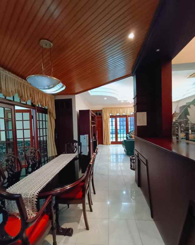 rumah terawat semi furnished di bintaro t