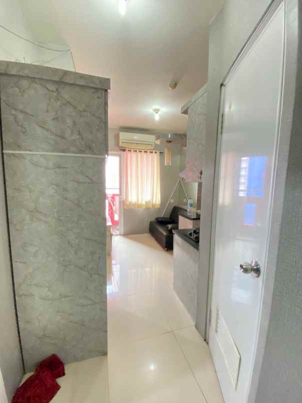 sewa apartemen 2 kamar furnish di green pramuka city