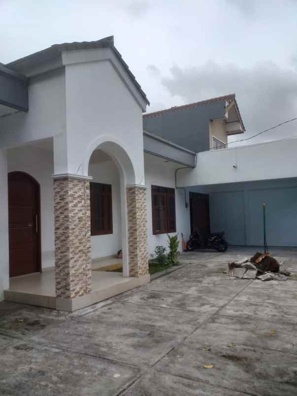 sewa rumah di cempaka putih timur jakarta pusat