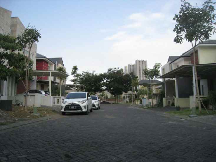 sewa rumah modern kontemporer dian istana surabaya