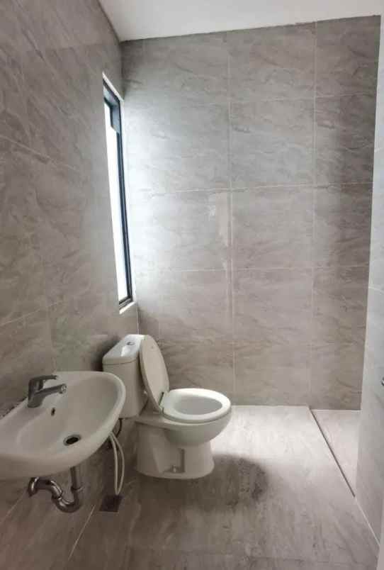 sewa tahunan rumah lavon 2 montana unfurnished 2 ac
