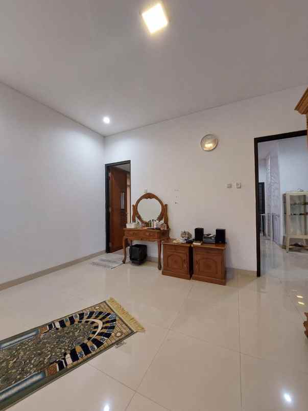 turun harga rumah dalam town house di condet