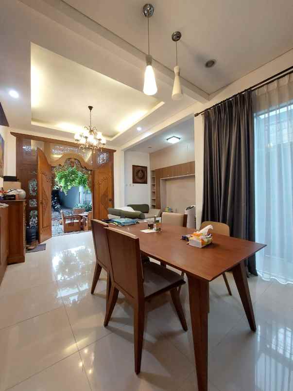 turun harga rumah dalam town house di condet