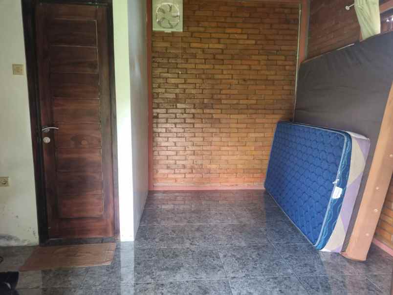 villa cantik tanah luas ada imb di turi