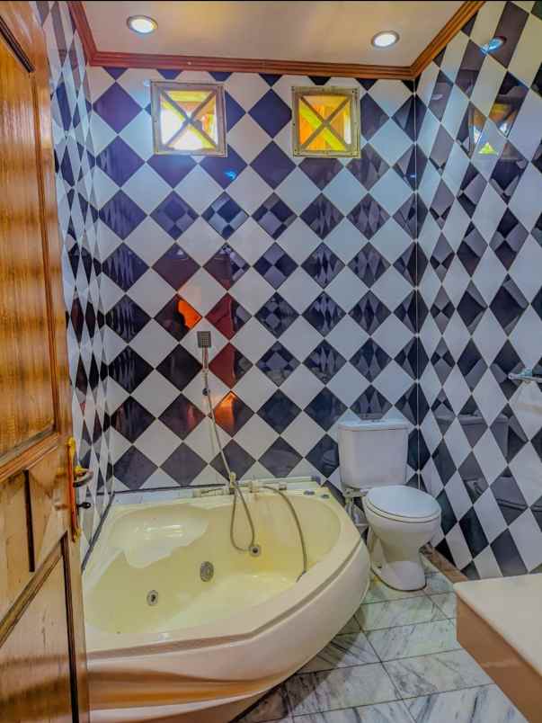 villa kayu cahaya cisarua puncak