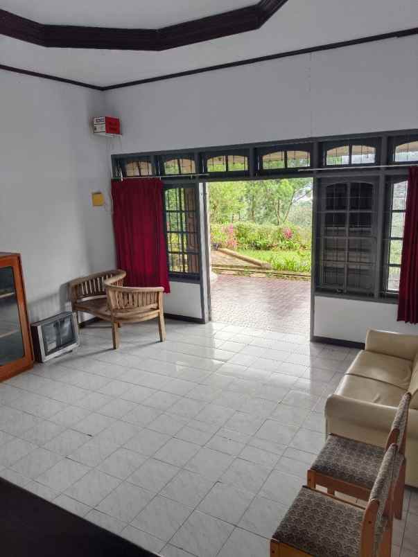 villa puncak dijual dekat istana negara cipanas