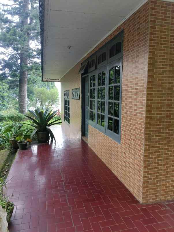 villa puncak dijual dekat istana negara cipanas