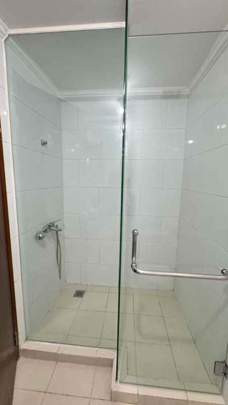 waterplace tower e lantai 18 full furnish