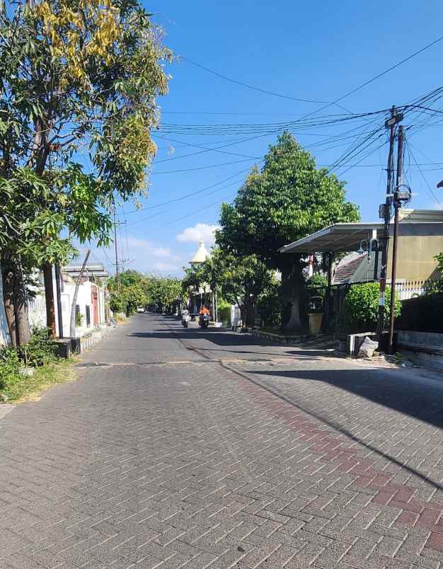 wisma permai surabaya rumah mungil row 3 mobil longgar