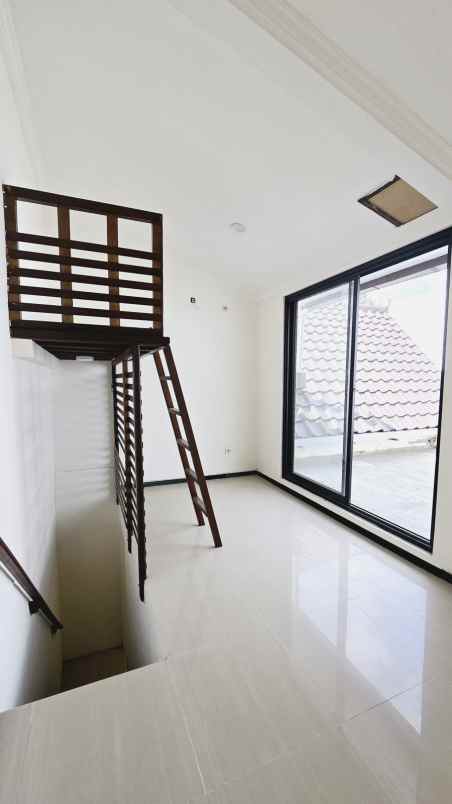 citraland siap huni sudah full renovasi model attic