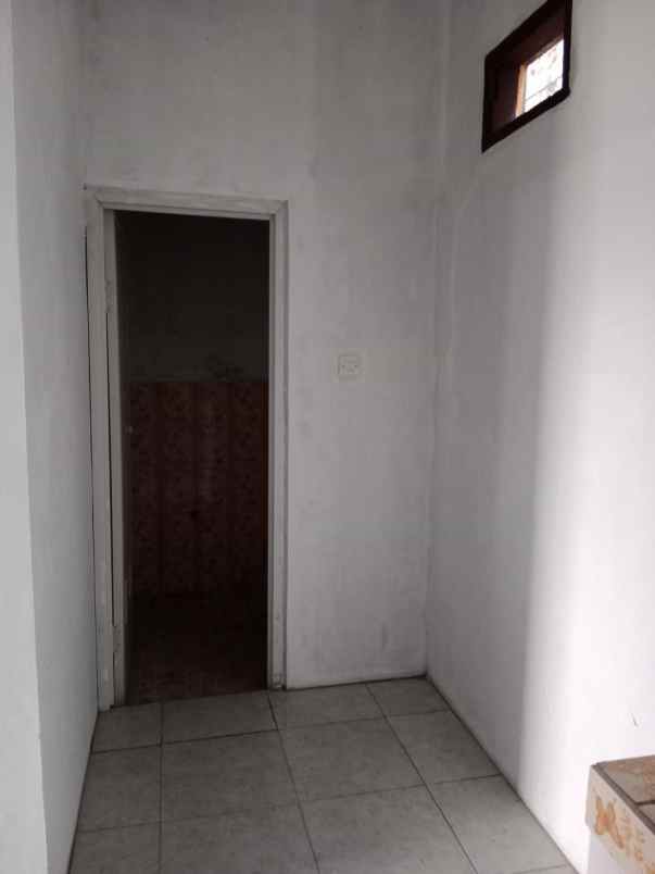 dekat kota nyaman ekonomis