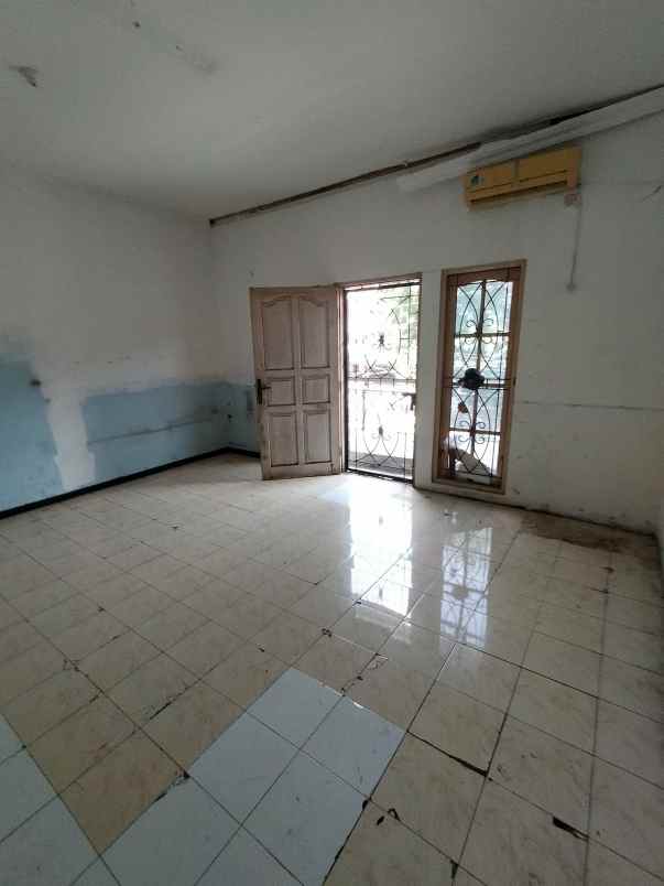 di sewakan ruko tlogosari