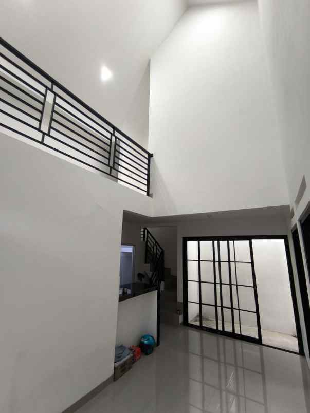 dijual cash rumah siap huni konsep mezzanine