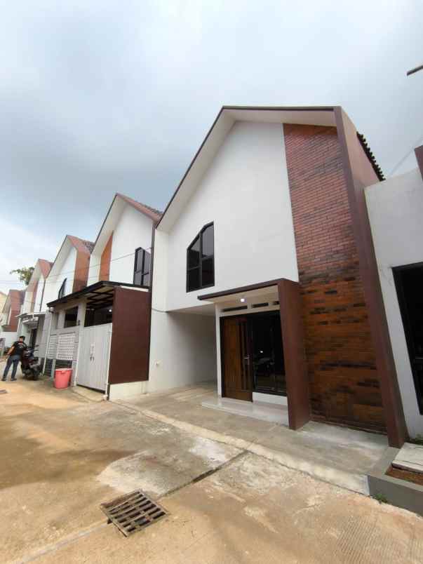 dijual cash rumah siap huni konsep mezzanine