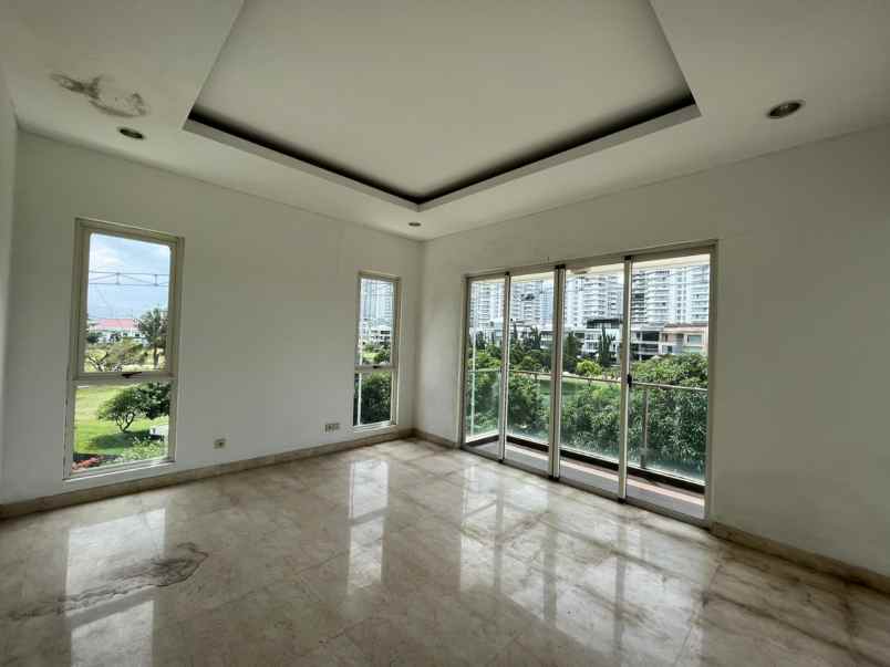 dijual cepat rumah bagus 3 lantai golf residence