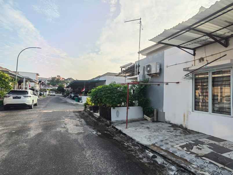 dijual cepat rumah hook di livia garden batam center