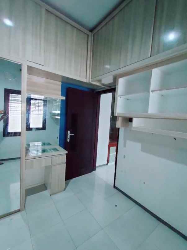 dijual cepat rumah shm 2 lantai jombang