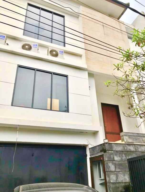 dijual hotel jl budi setra duta bandung