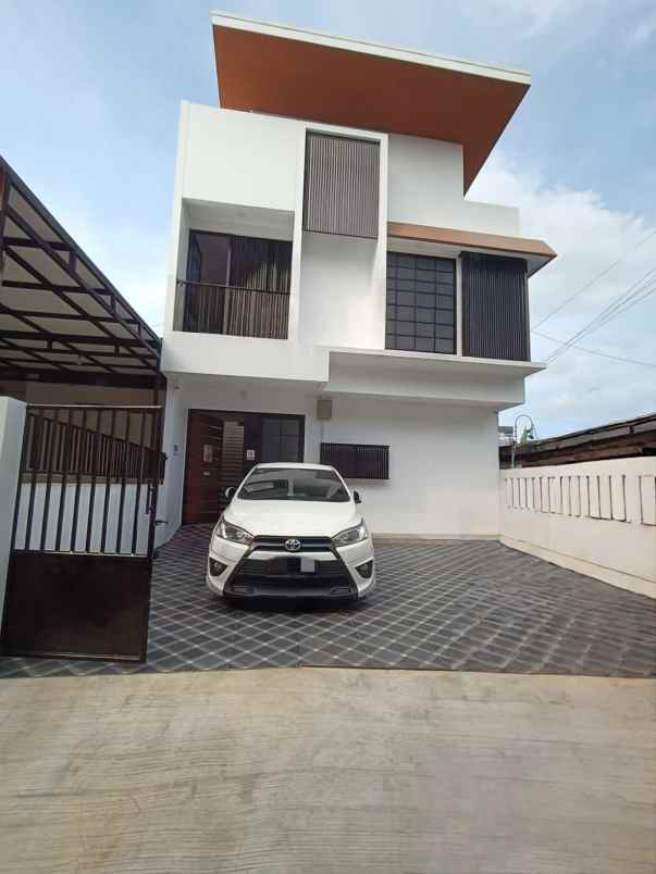 dijual kos eksekutif di colomadu karanganyar