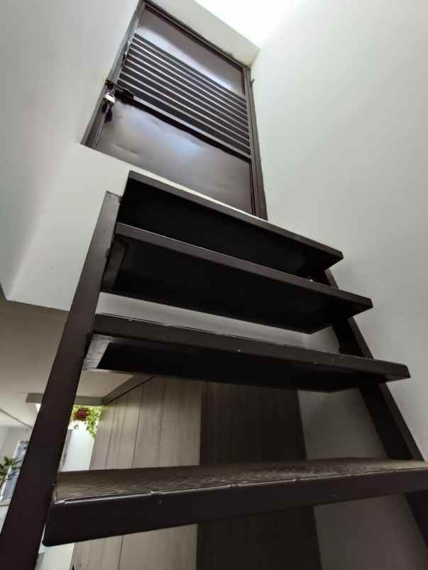 dijual kos eksekutif di colomadu karanganyar