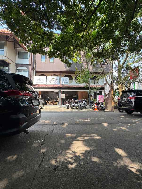 dijual murah ruko setrasari mall