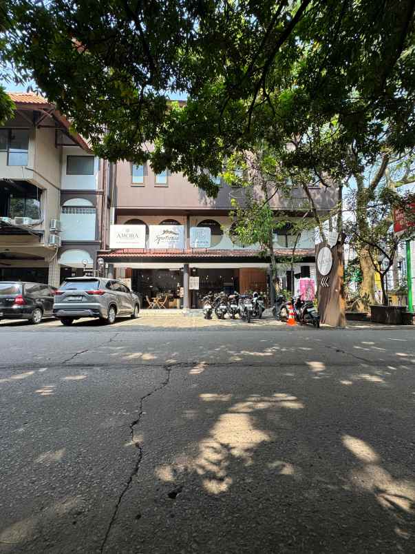 dijual murah ruko setrasari mall