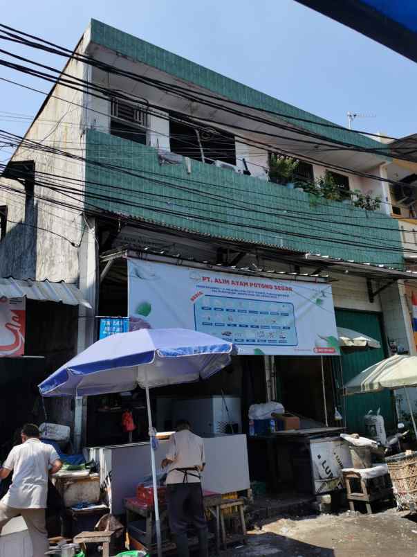 dijual ruko 2 lantai depan pasar