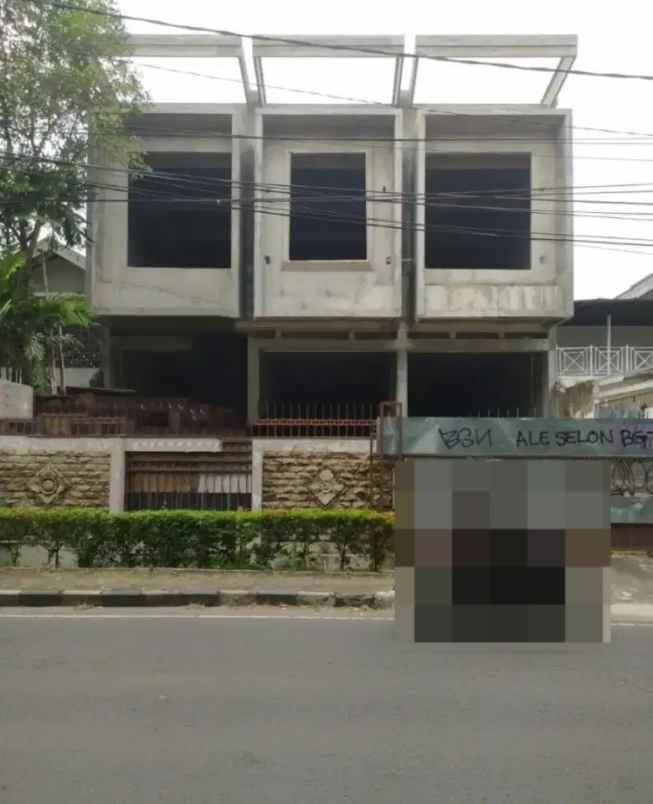 dijual ruko depan jalan raya dan ramai di bintaro