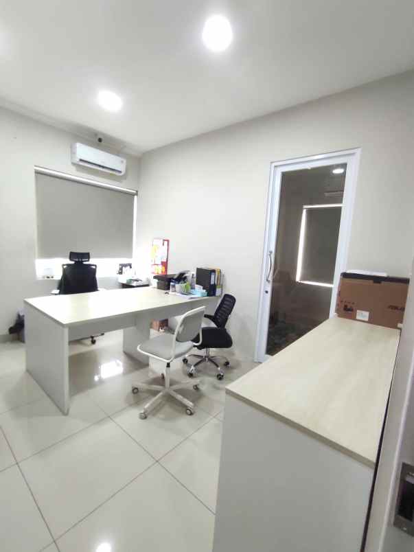 dijual ruko istimewa siap pakai di cbd green lake city