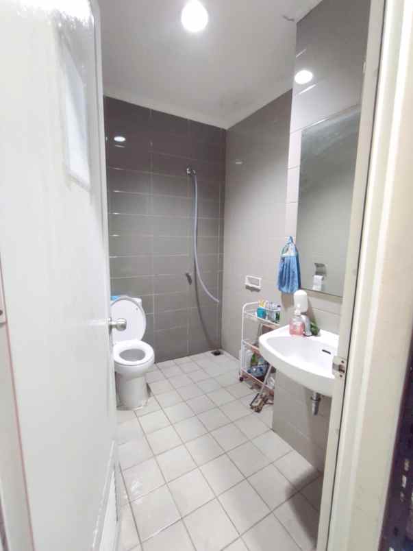 dijual ruko istimewa siap pakai di cbd green lake city