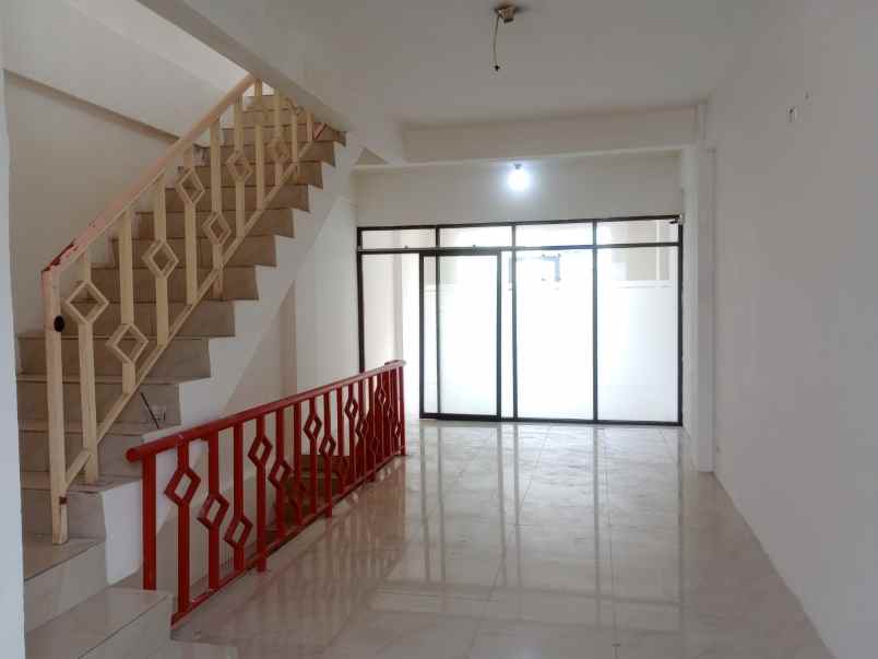 dijual ruko siap usaha di depok lt 80m lb 180m